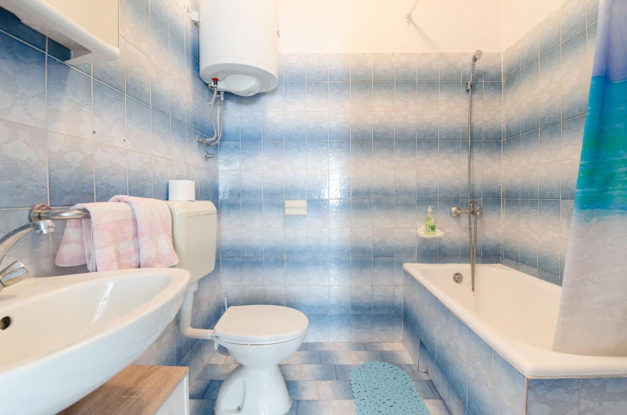 Apartments Ines Banjol エクステリア 写真