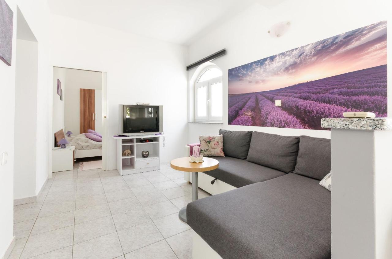 Apartments Ines Banjol エクステリア 写真